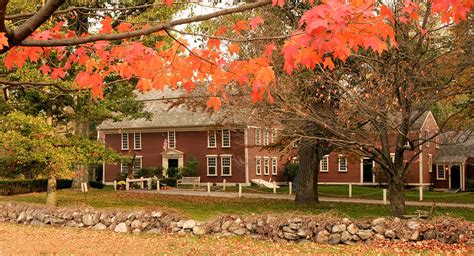 Wayside inn sudbury - Enjoy traditional New England cuisine in historic rooms at America’s oldest continually operating inn. See menus, hours, take-out options, and special events at Longfellow’s Wayside Inn. 
